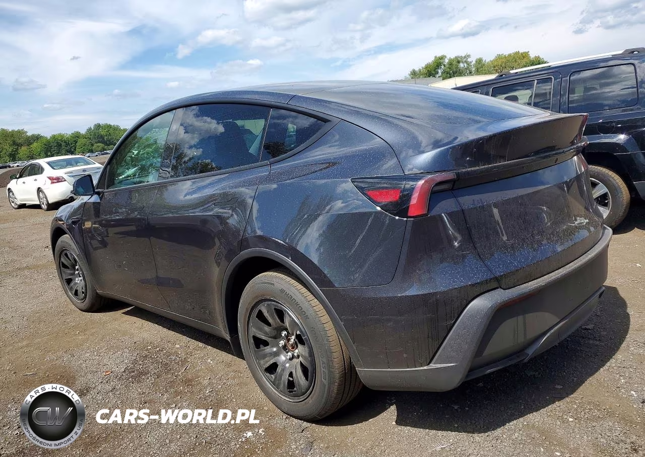 2026 Tesla Model Y VIN:7SAYGDEE7TA636477 - 2