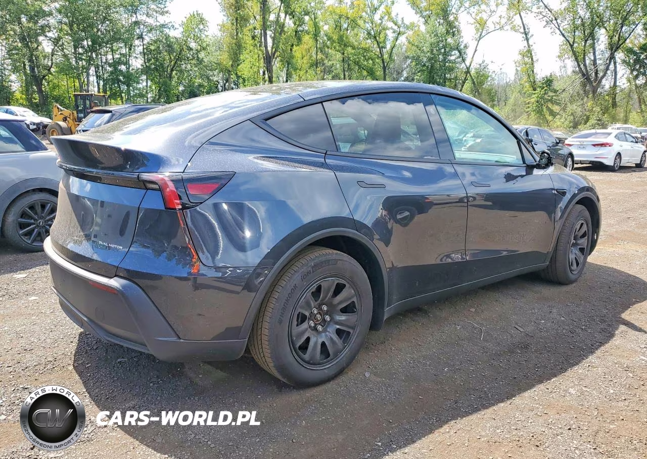 2026 Tesla Model Y VIN:7SAYGDEE7TA636477 - 3