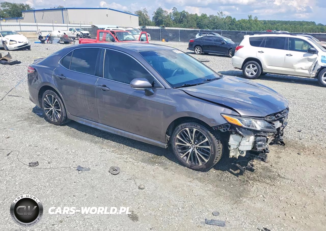 2018 Toyota Camry Se VIN:4T1B11HK4JU104238 - 4