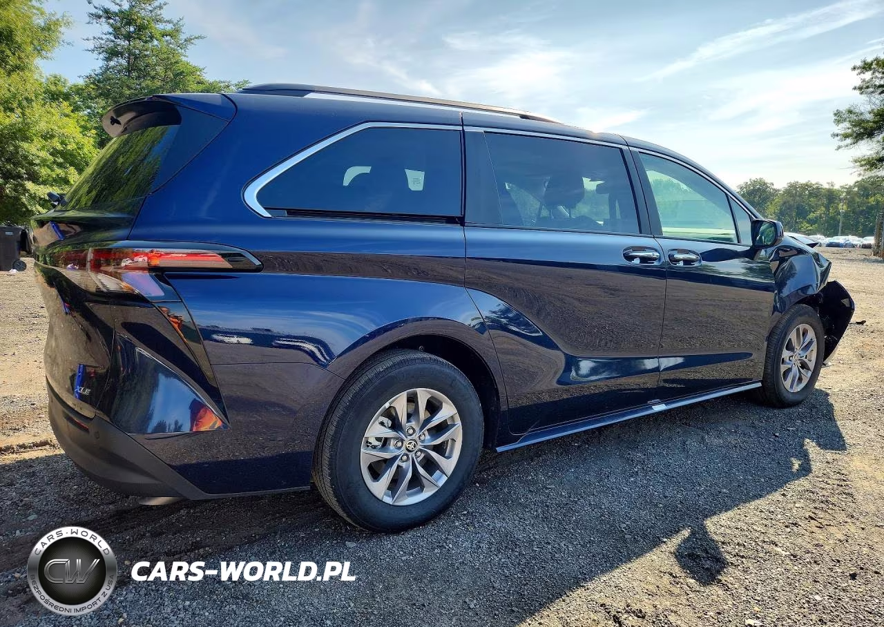 2026 Toyota Sienna Xle 8-Passenger VIN:5TDYRKEC8TS327383 - 3