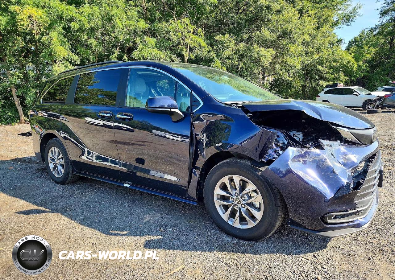 2026 Toyota Sienna Xle 8-Passenger VIN:5TDYRKEC8TS327383 - 4