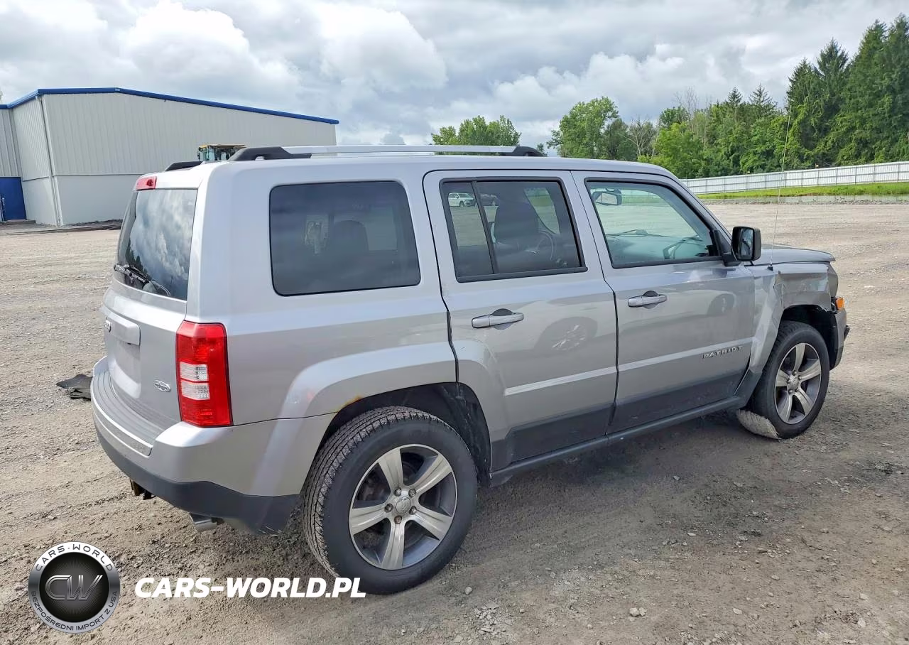 2016 Jeep Patriot Latitude VIN:1C4NJRFB4GD511195 - 3