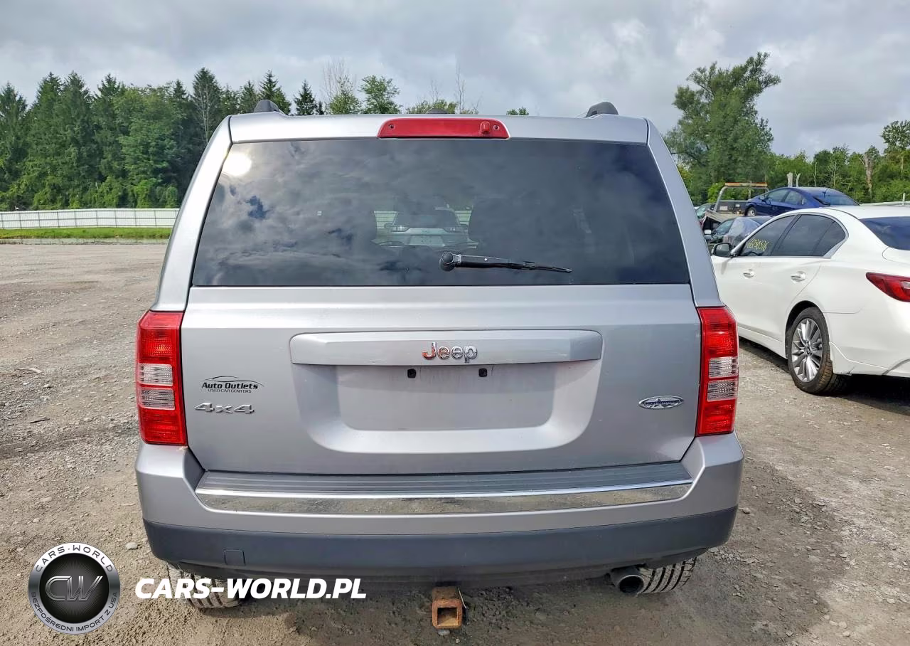 2016 Jeep Patriot Latitude VIN:1C4NJRFB4GD511195 - 6