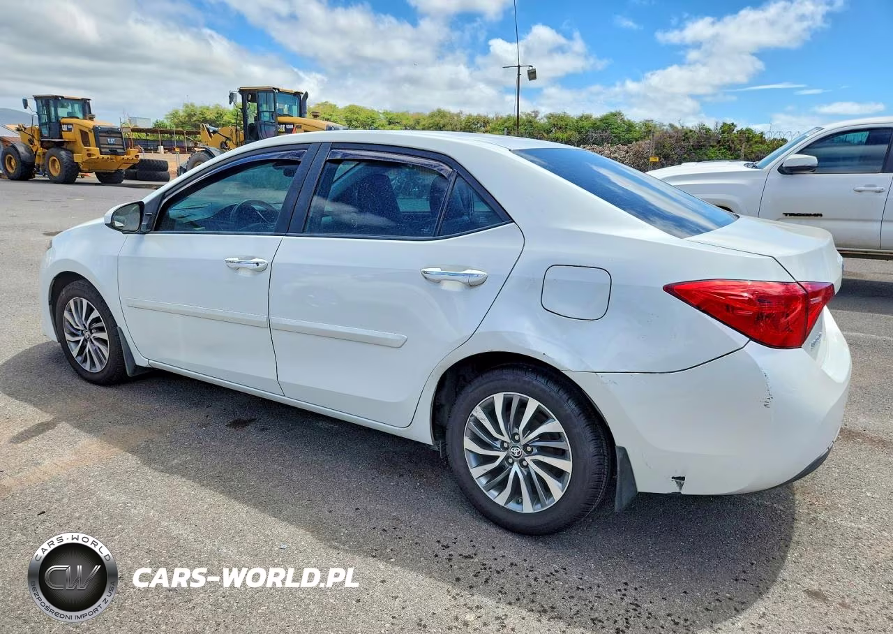 2018 Toyota Corolla VIN:5YFBURHEXJP823043 - 2