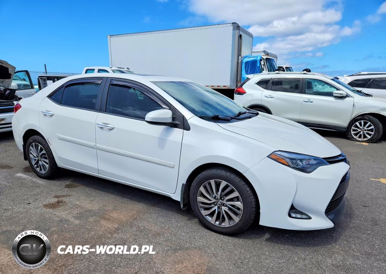 2018 Toyota Corolla VIN:5YFBURHEXJP823043 - 4