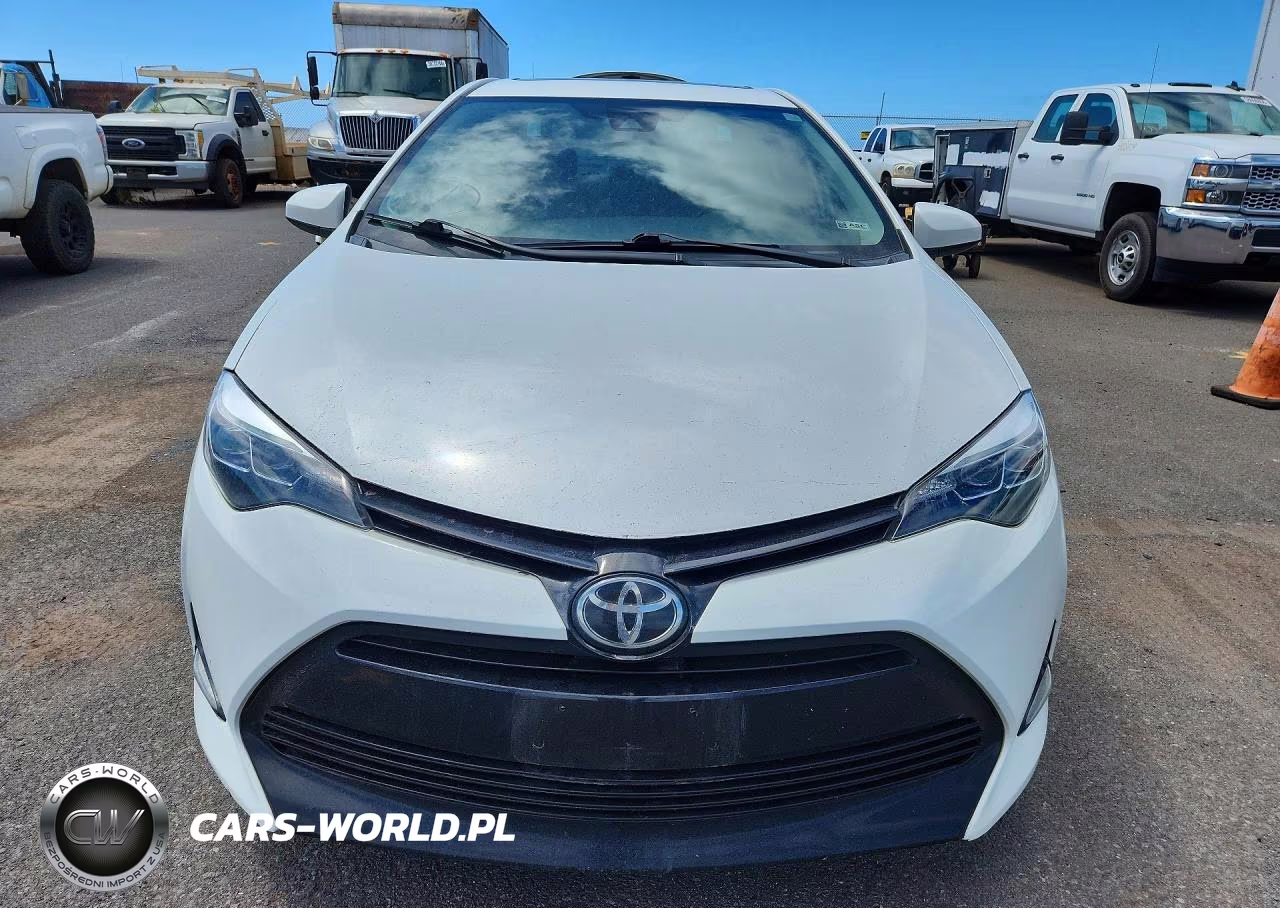 2018 Toyota Corolla VIN:5YFBURHEXJP823043 - 5