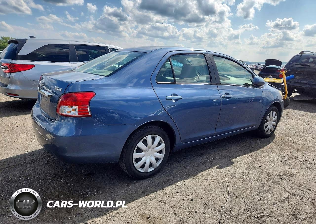 2010 Toyota Yaris Base VIN:JTDBT4K37A4067882 - 3