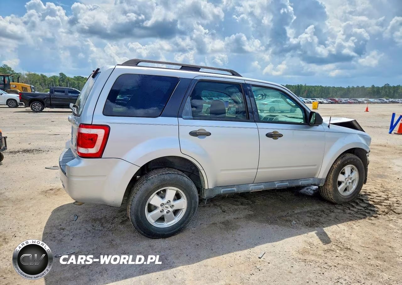 2011 Ford Escape Xlt VIN:1FMCU0DG6BKB14838 - 3