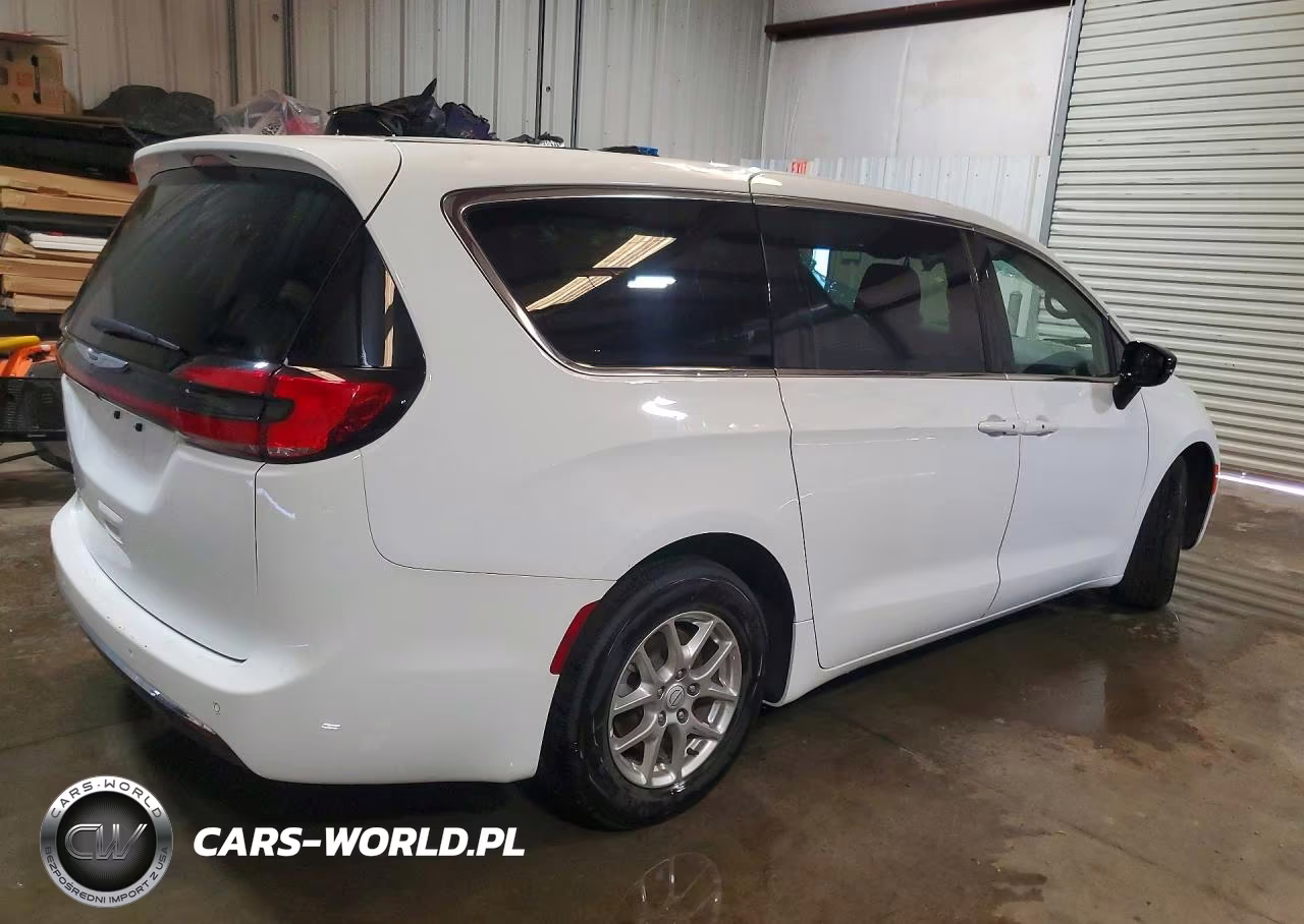 2025 Chrysler Pacifica Select VIN:2C4RC1BG3SR599838 - 3