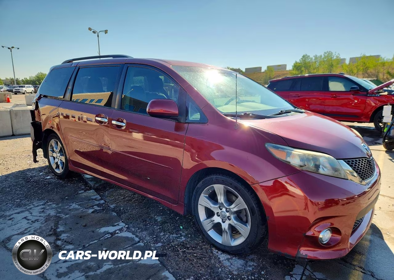 2013 Toyota Sienna Sport VIN:5TDXK3DC9DS351975 - 4