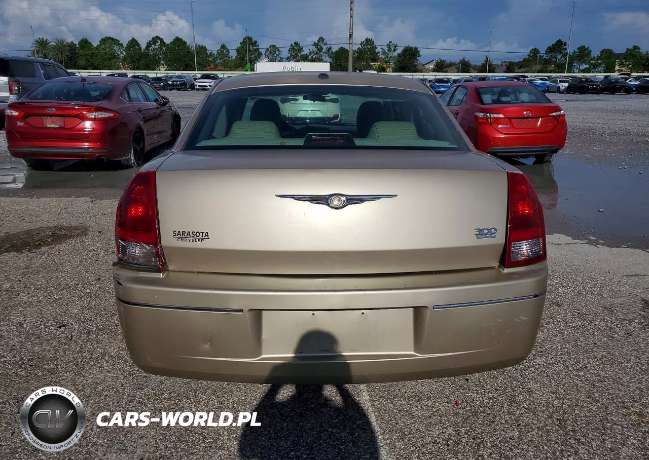 2006 Chrysler 300 Touring VIN:2C3KA53G76H240327 - 6