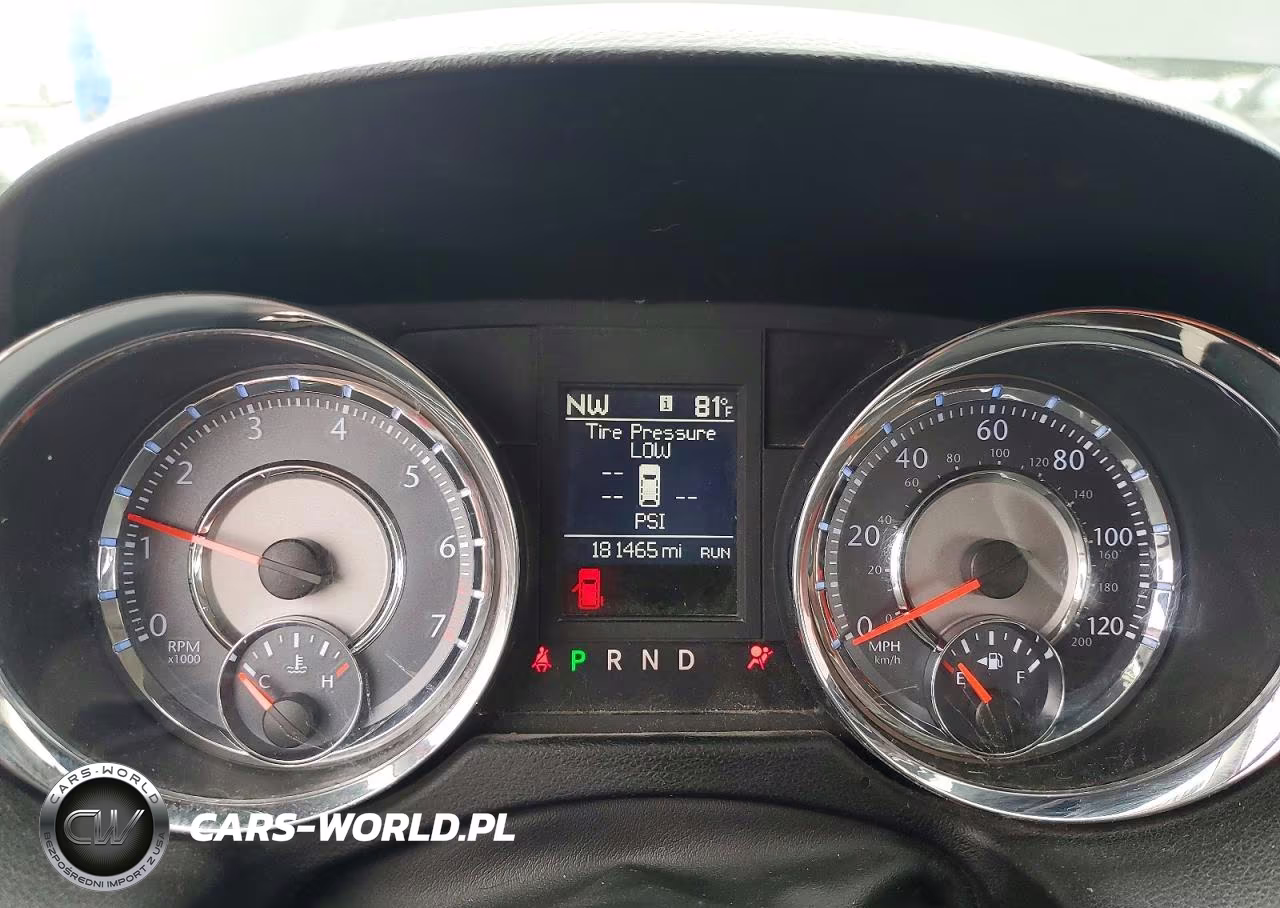 2011 Chrysler Town & Country Touring L VIN:2A4RR8DG4BR633980 - 9