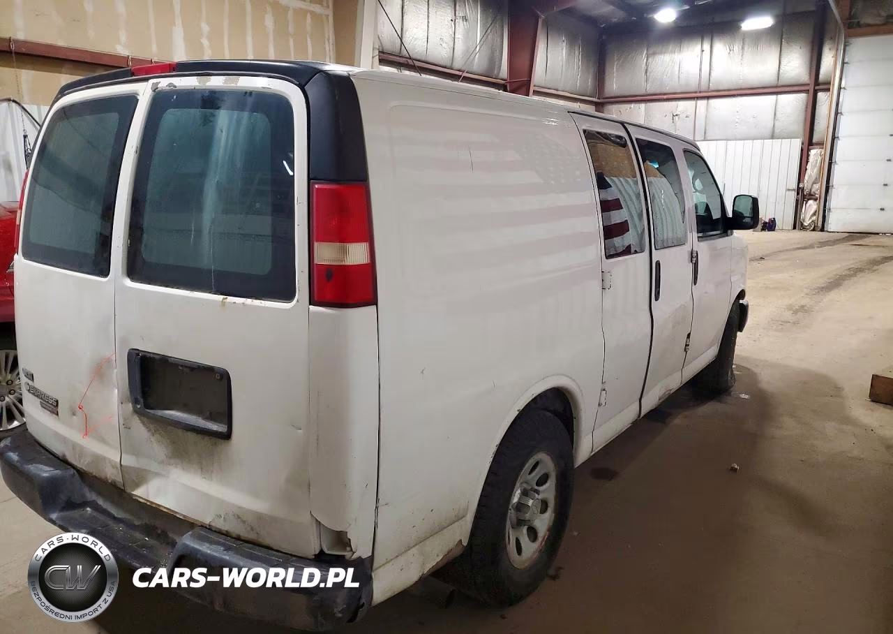 2011 Chevrolet Express G1500 VIN:1GCSHAF40B1134117 - 3