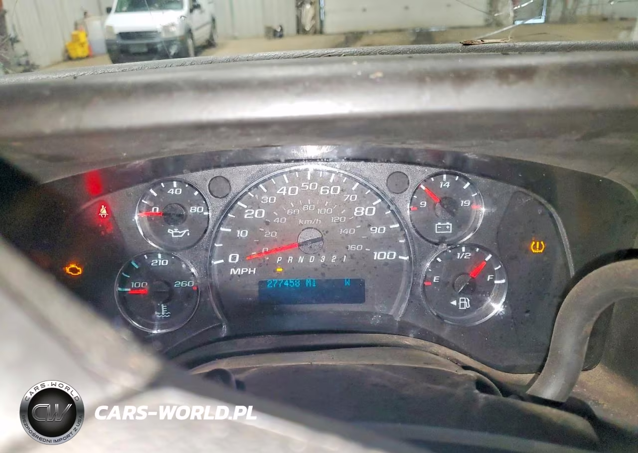 2011 Chevrolet Express G1500 VIN:1GCSHAF40B1134117 - 9