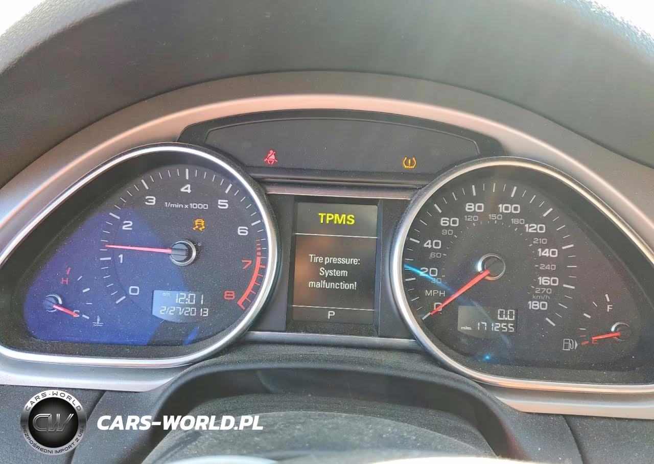 2015 Audi Q7 Premium Plus VIN:WA1LGAFE3FD028226 - 9