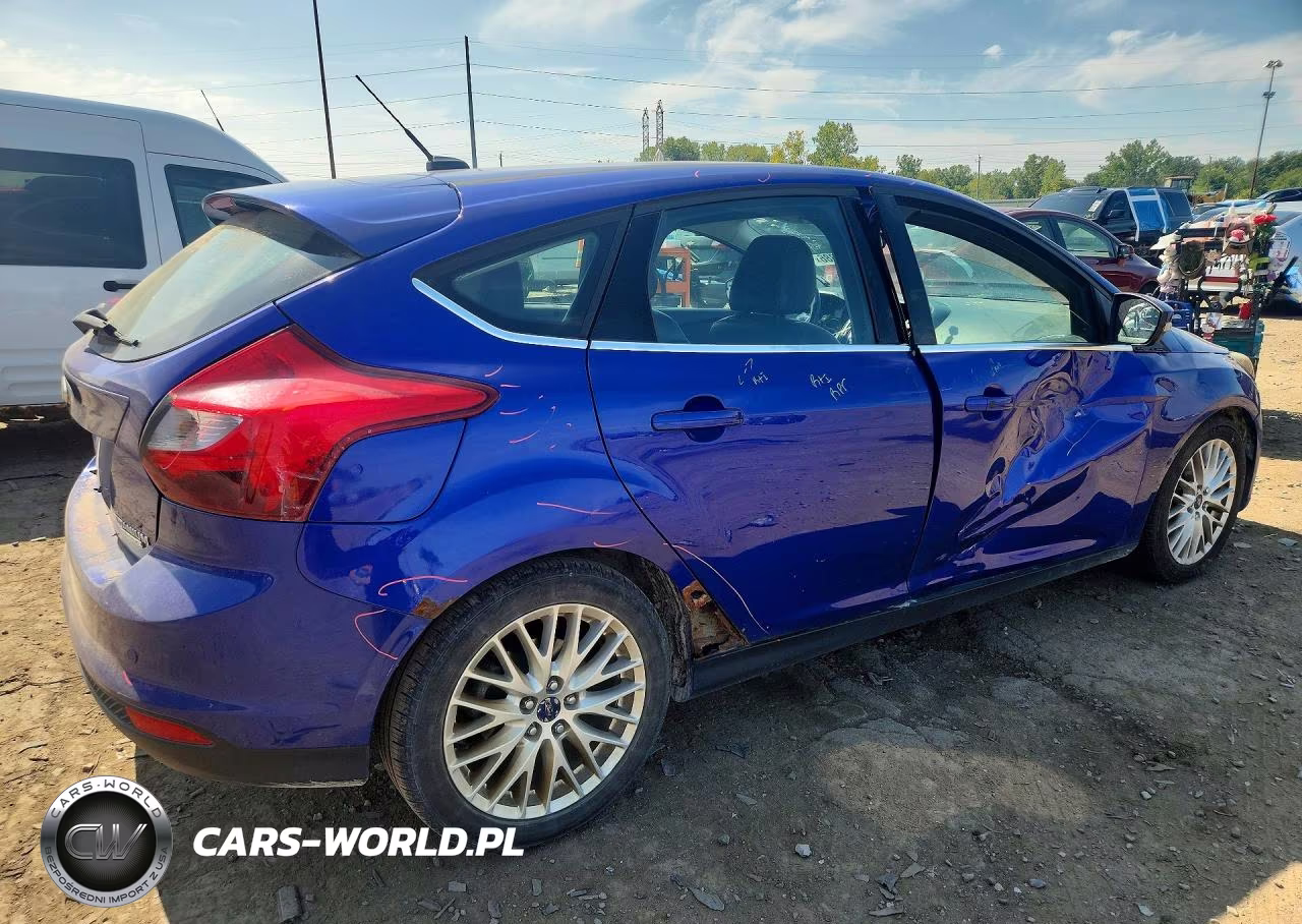 2013 Ford Focus Titanium VIN:1FADP3N2XDL327931 - 3