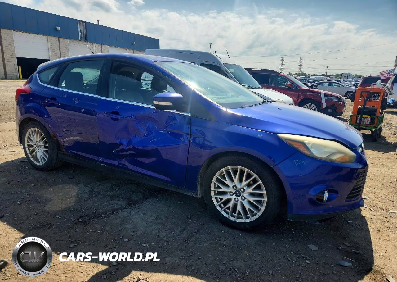 2013 Ford Focus Titanium VIN:1FADP3N2XDL327931 - 4