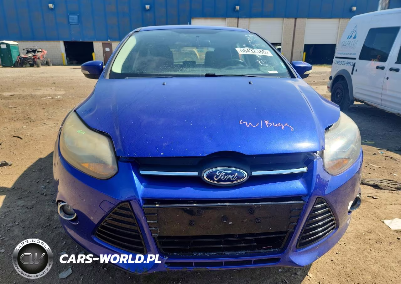 2013 Ford Focus Titanium VIN:1FADP3N2XDL327931 - 5