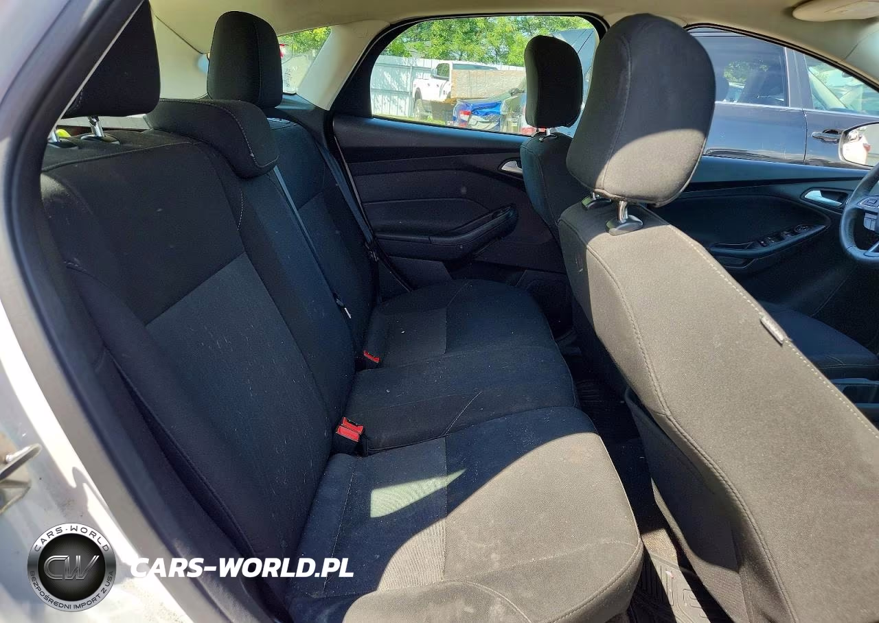 2017 Ford Focus Se VIN:1FADP3K29HL301346 - 10