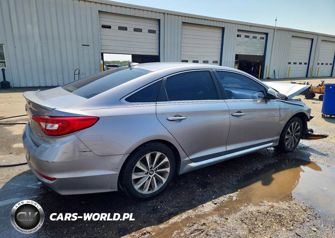 2016 Hyundai Sonata Sport VIN:5NPE34AF2GH355532 - 3