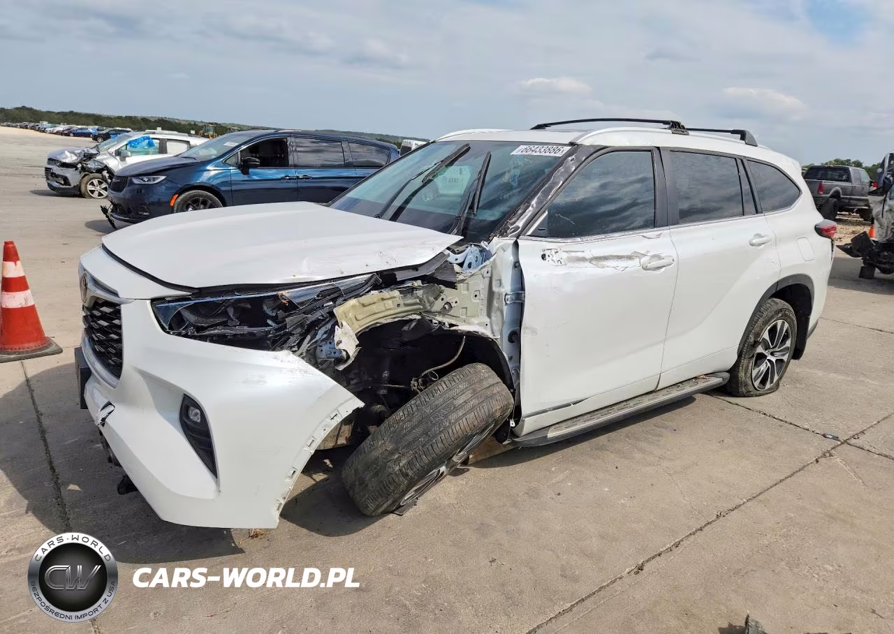 2023 Toyota Highlander Xle VIN:5TDKDRAH4PS520621 - 1