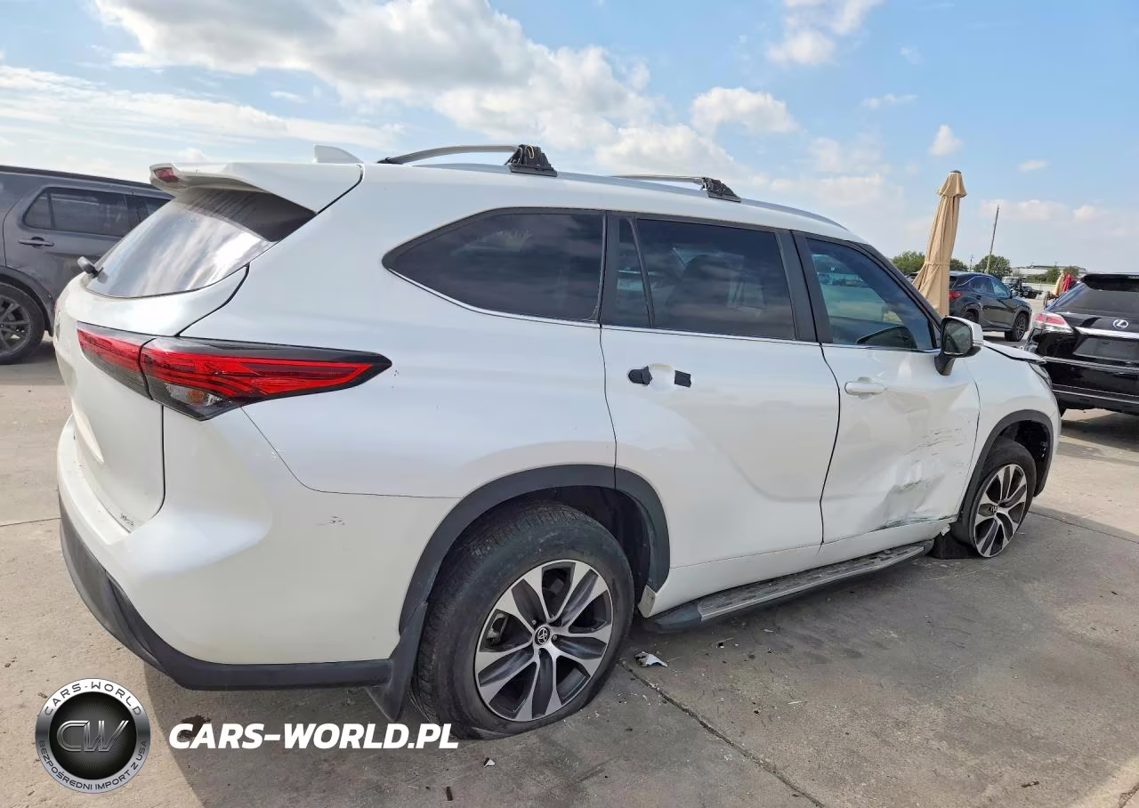 2023 Toyota Highlander Xle VIN:5TDKDRAH4PS520621 - 3