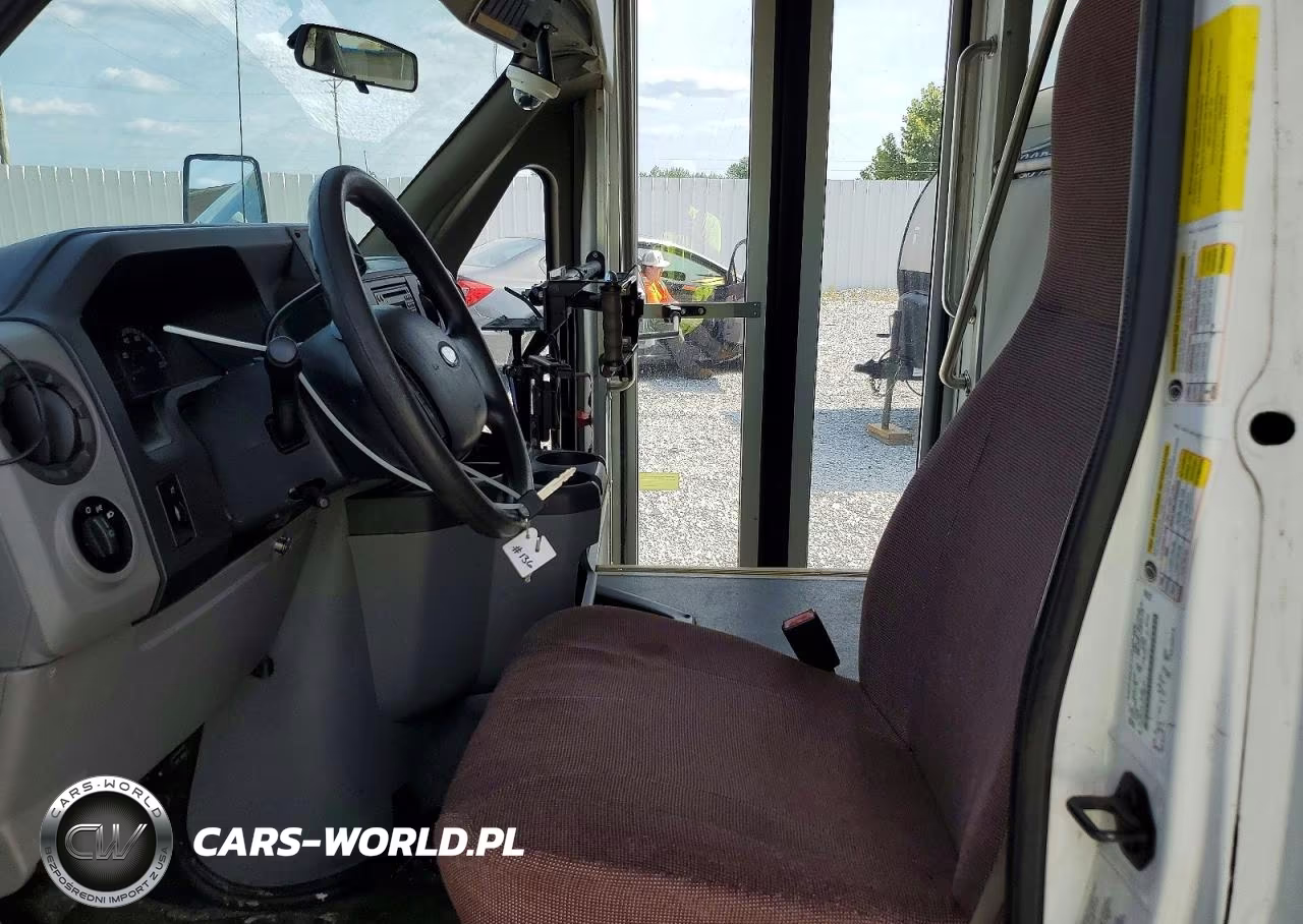 2013 Ford Econoline E350 Super Duty Cutaway Van VIN:1FDEE3FS1DDA20740 - 7