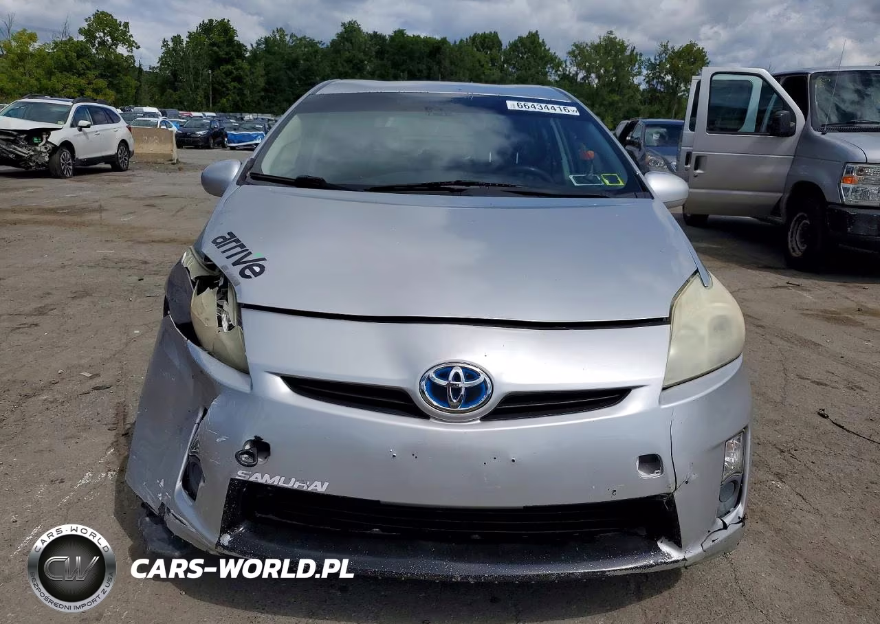 2011 Toyota Prius Two VIN:JTDKN3DU7B1361716 - 5