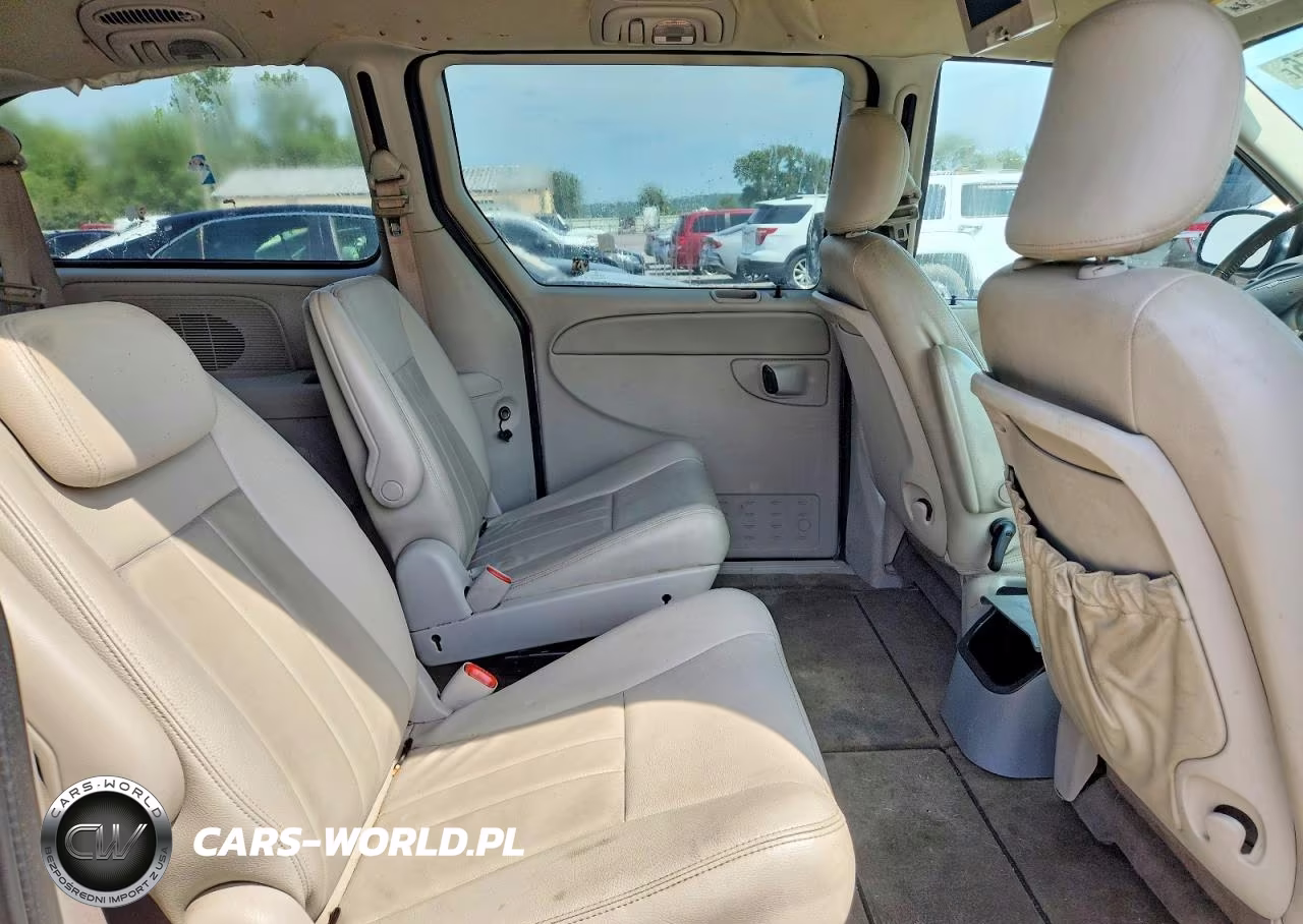 2007 Chrysler Town & Country Touring VIN:2A4GP54L17R274992 - 11
