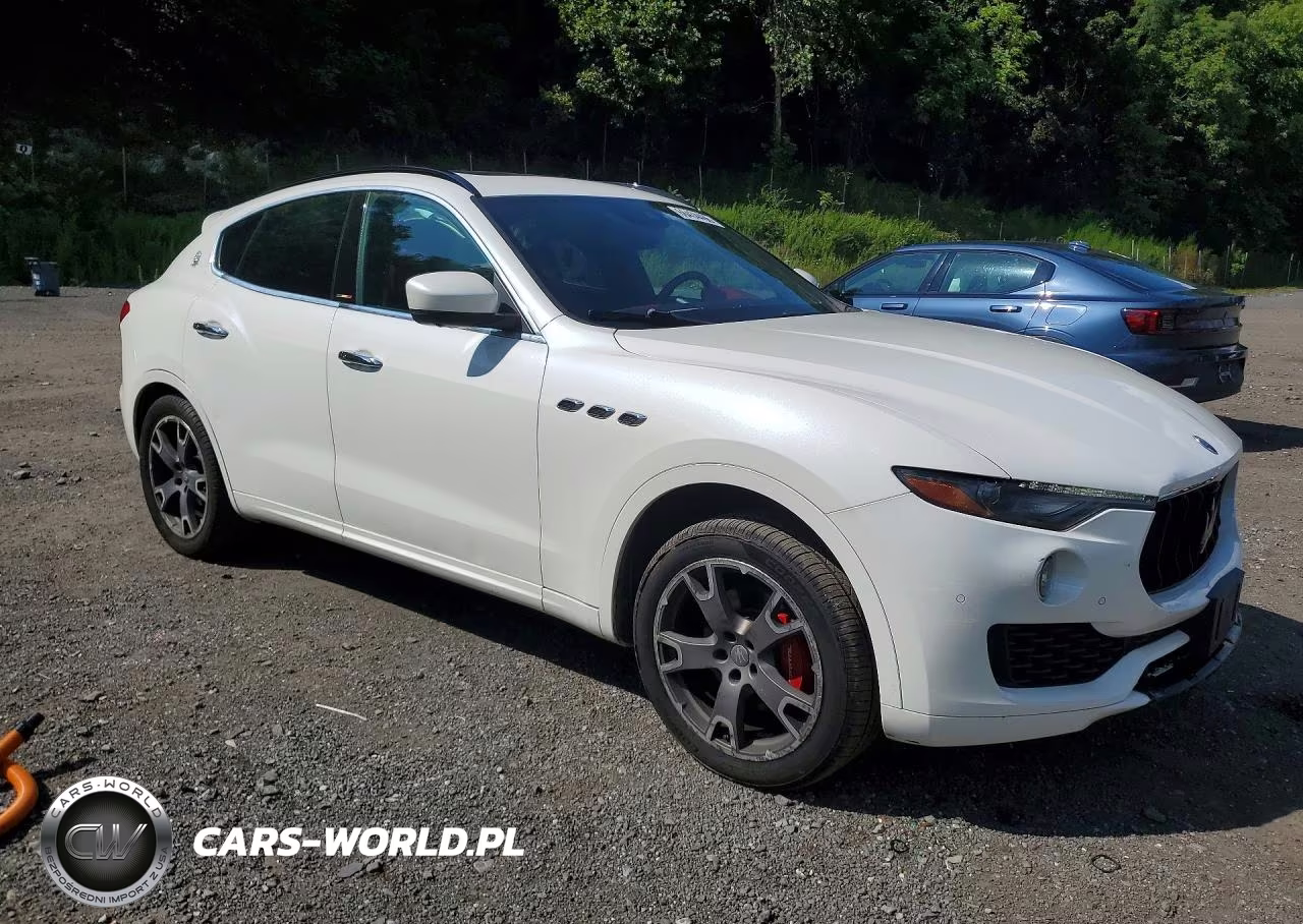 2017 Maserati Levante Sport VIN:ZN661XUSXHX257776 - 4