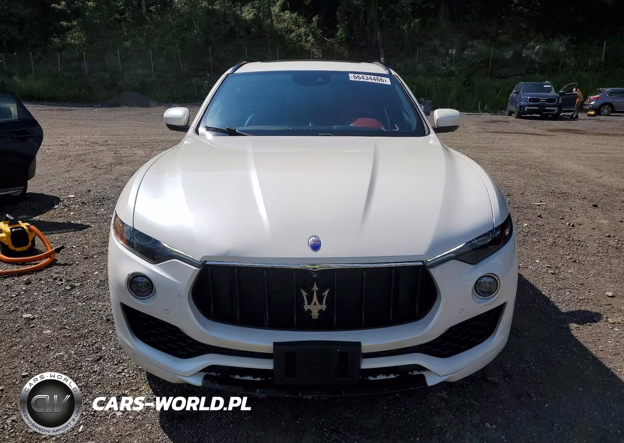 2017 Maserati Levante Sport VIN:ZN661XUSXHX257776 - 5