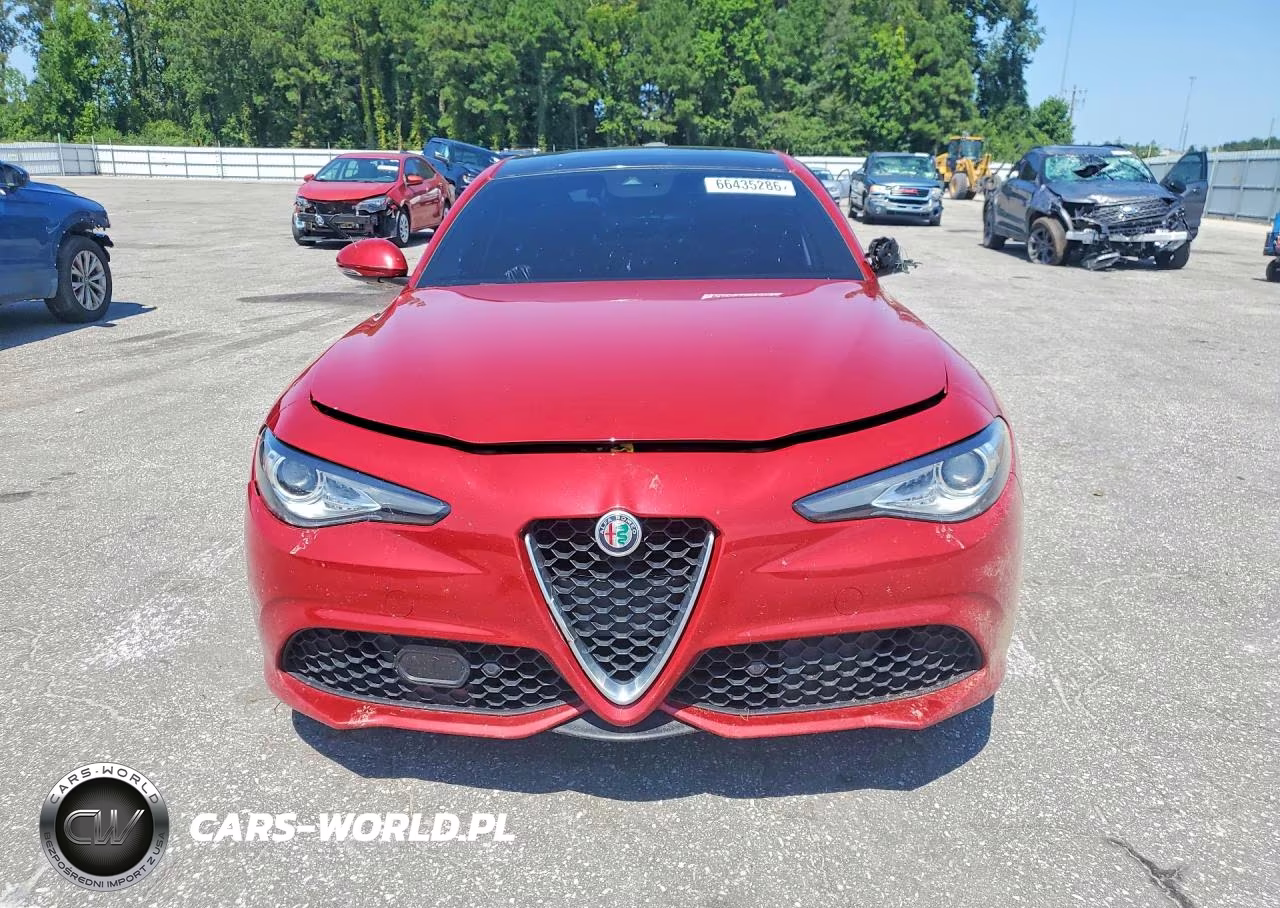 2017 Alfa Romeo Giulia Ti VIN:ZARFAECN6H7553644 - 5