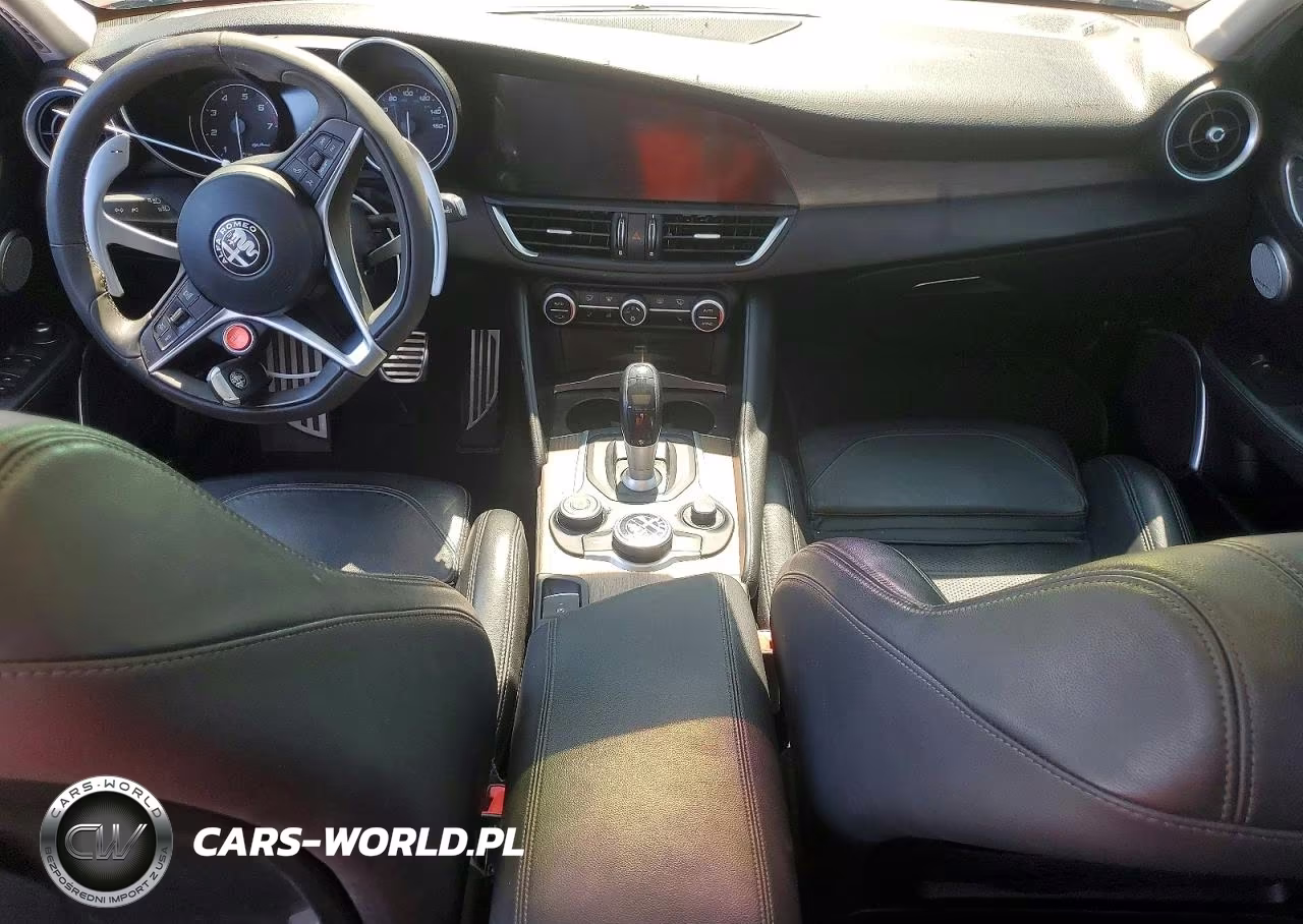 2017 Alfa Romeo Giulia Ti VIN:ZARFAECN6H7553644 - 8