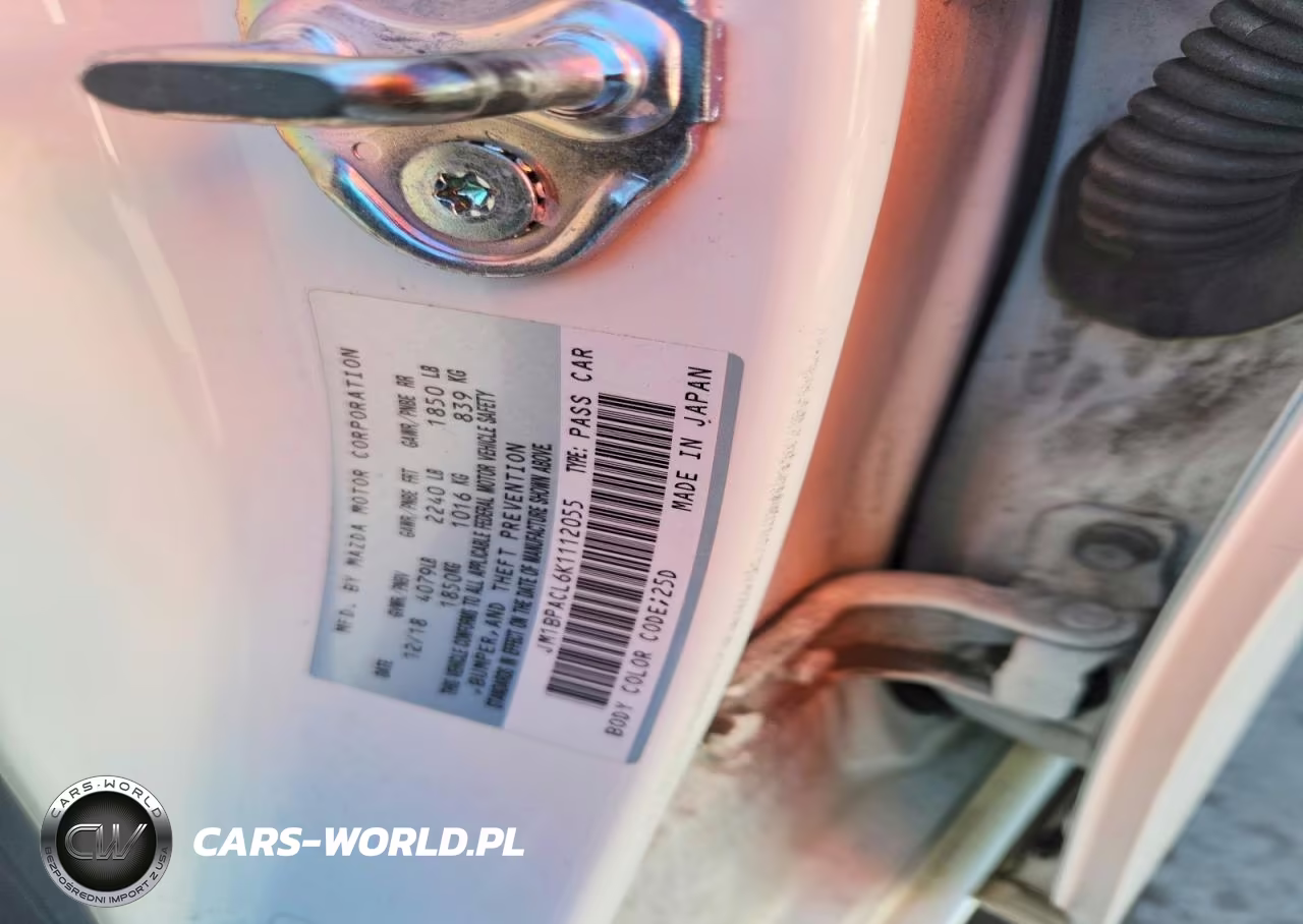 2019 Mazda 3 Preferred Plus VIN:JM1BPACL6K1112055 - 13