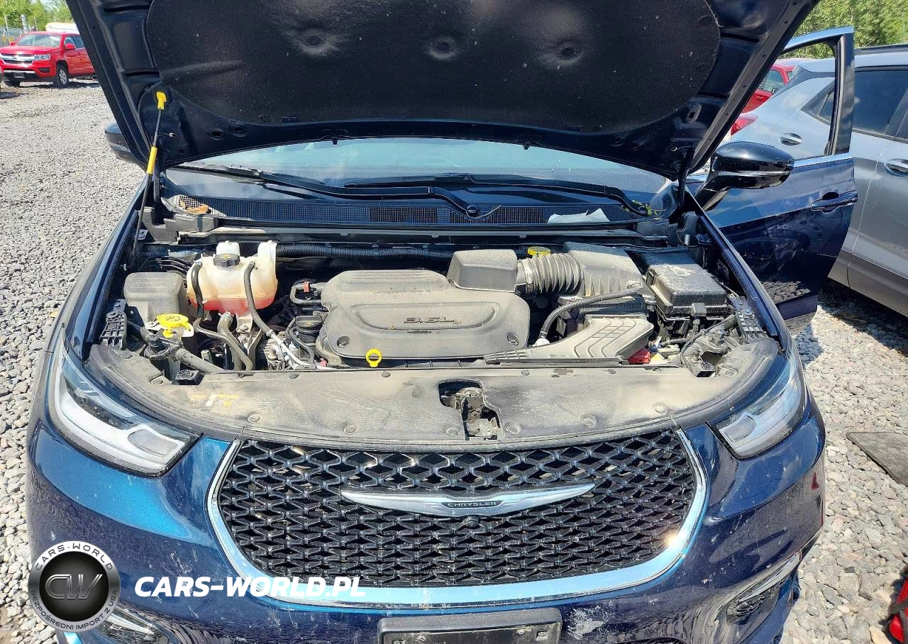 2025 Chrysler Pacifica Select VIN:2C4RC1BG9SR549557 - 12