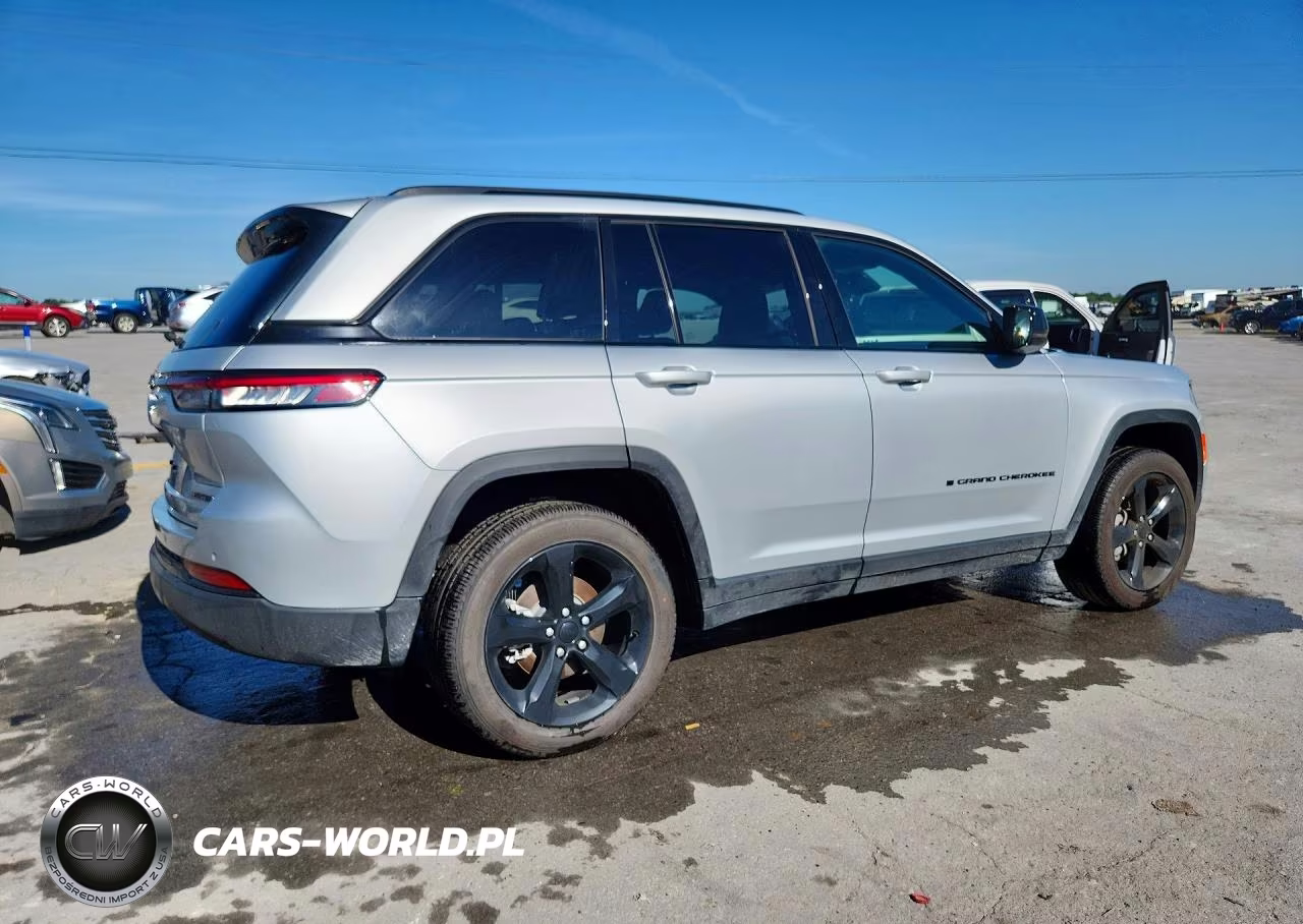 2025 Jeep Grand Cherokee Limited VIN:1C4RJHBGXS8669667 - 3