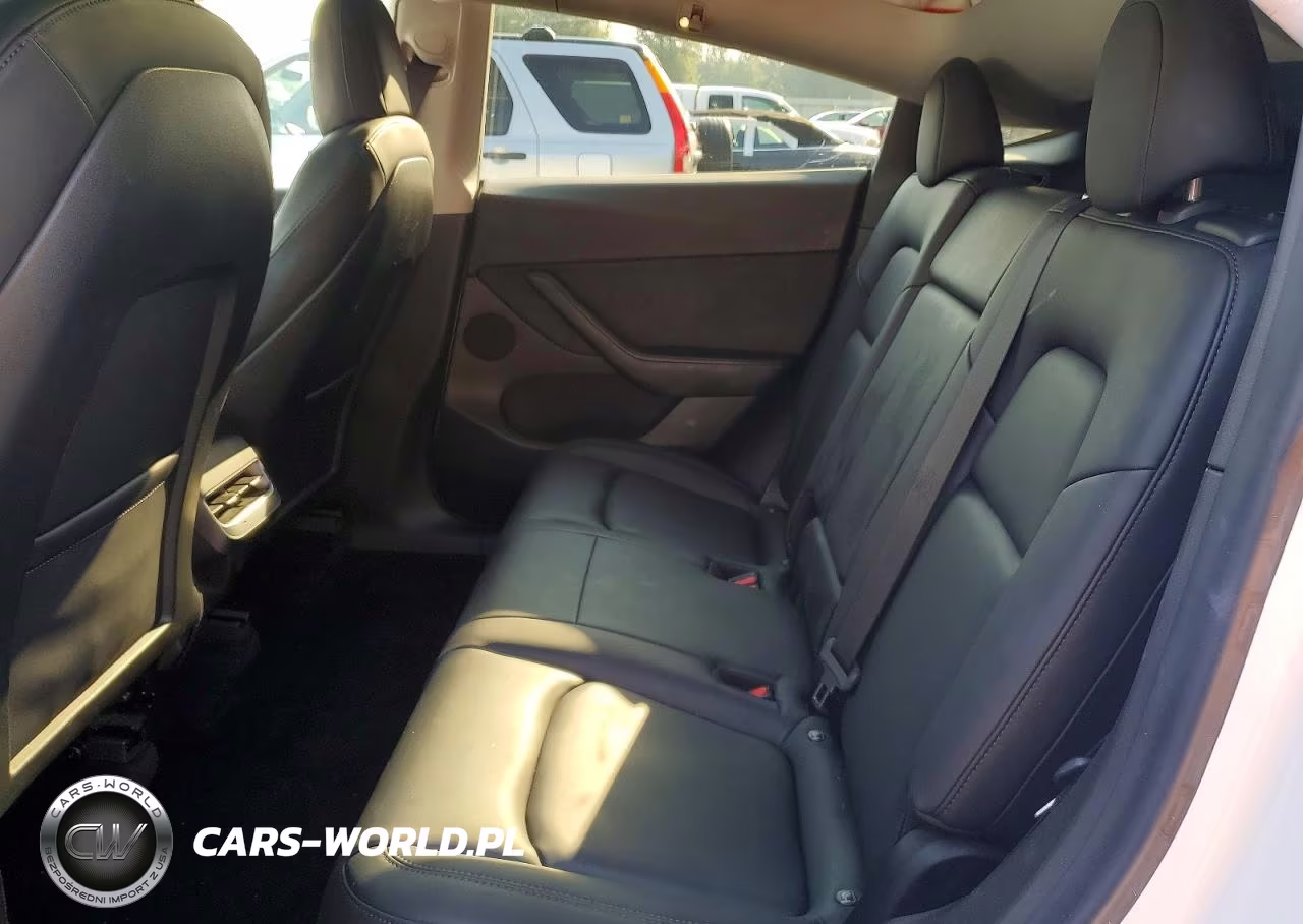 2021 Tesla Model Y VIN:5YJYGDEE8MF153078 - 10
