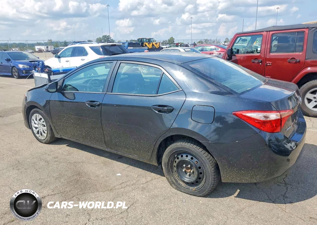 2017 Toyota Corolla Le VIN:5YFBURHE4HP673814 - 2
