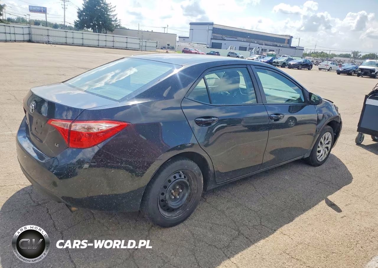 2017 Toyota Corolla Le VIN:5YFBURHE4HP673814 - 3