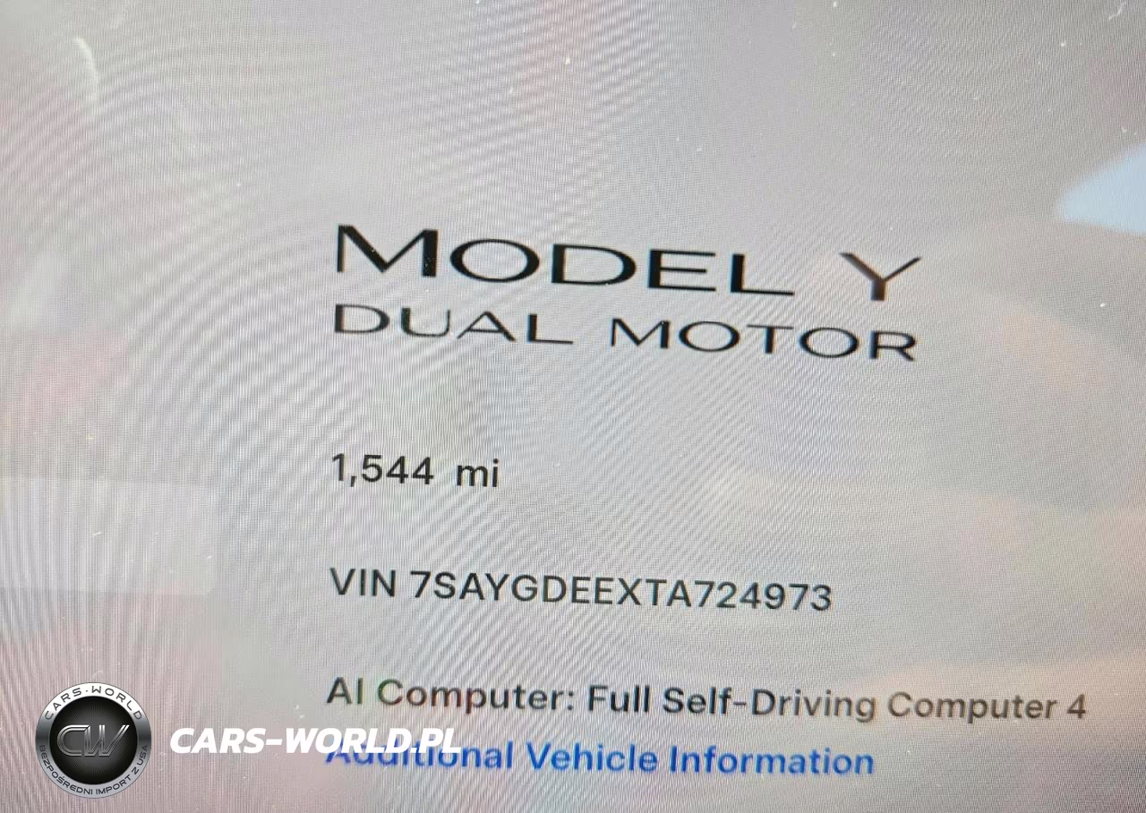 2026 Tesla Model Y VIN:7SAYGDEEXTA724973 - 9