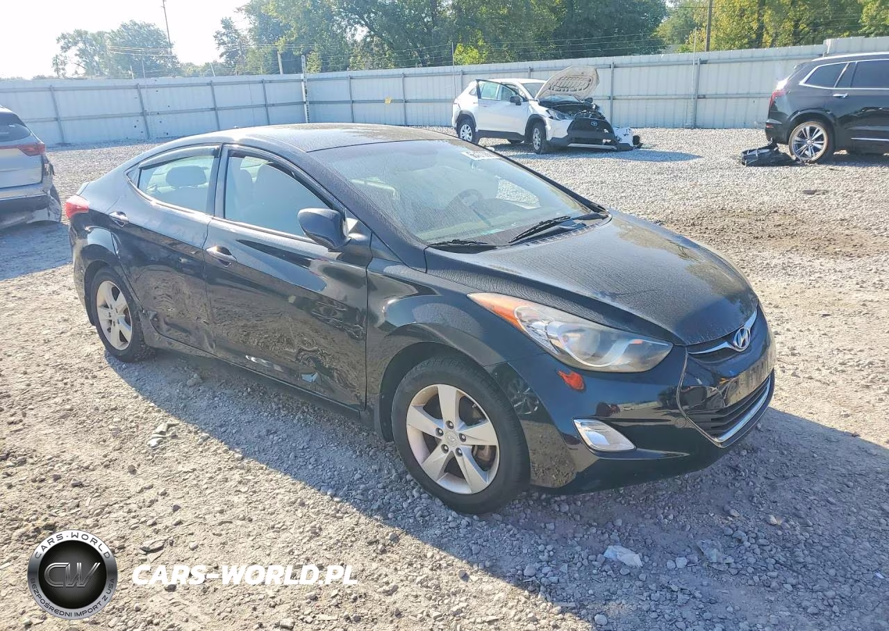 2013 Hyundai Elantra Gls VIN:KMHDH4AE6DU961031 - 4