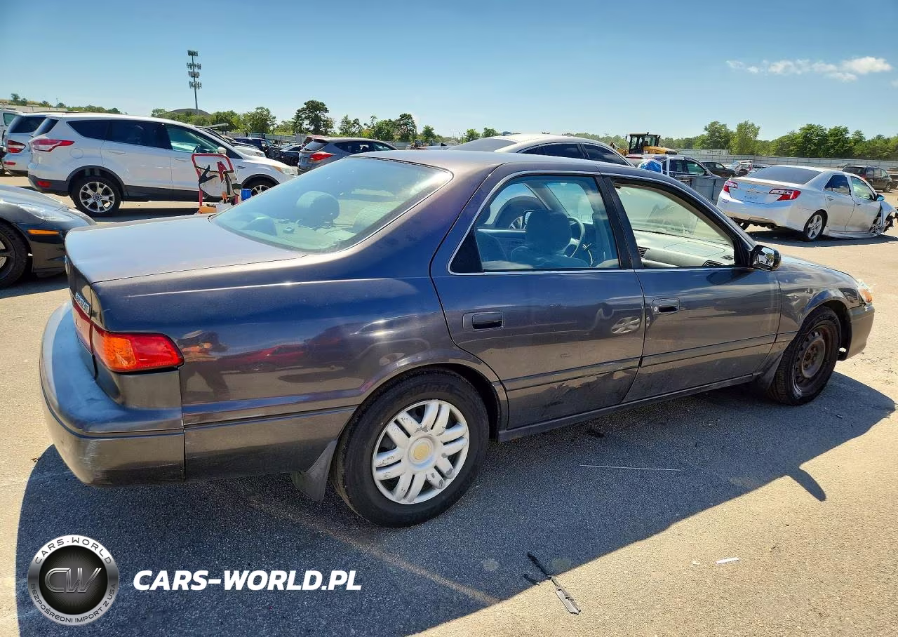 2000 Toyota Camry Le VIN:JT2BG22K9Y0445419 - 3