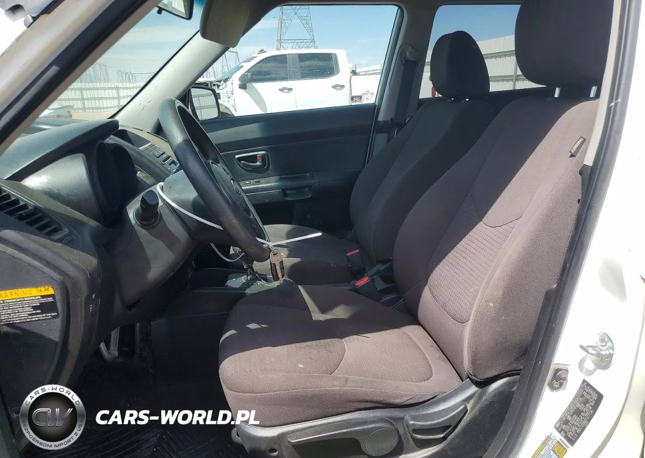 2012 Kia Soul Base VIN:KNDJT2A56C7477206 - 7