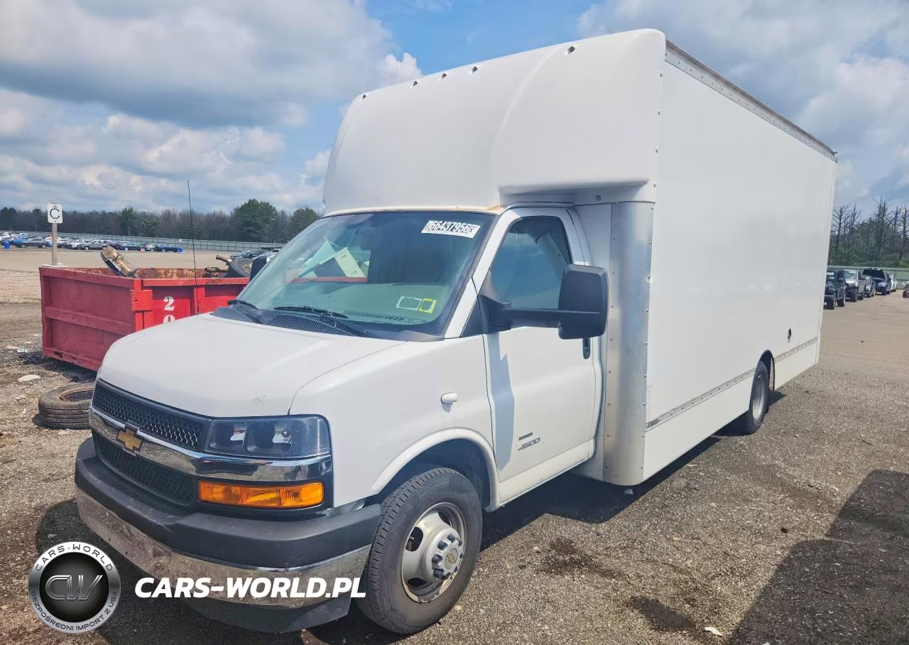 2022 Chevrolet Express G4500 Delivery Truck