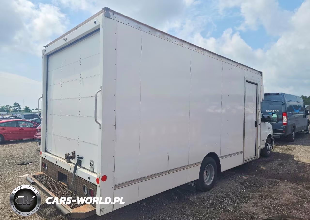 2022 Chevrolet Express G4500 Delivery Truck VIN:1HA6GVC75NN008984 - 3