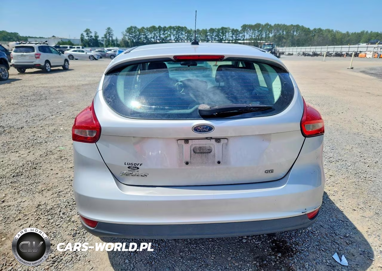 2018 Ford Focus Se VIN:1FADP3K21JL318955 - 6