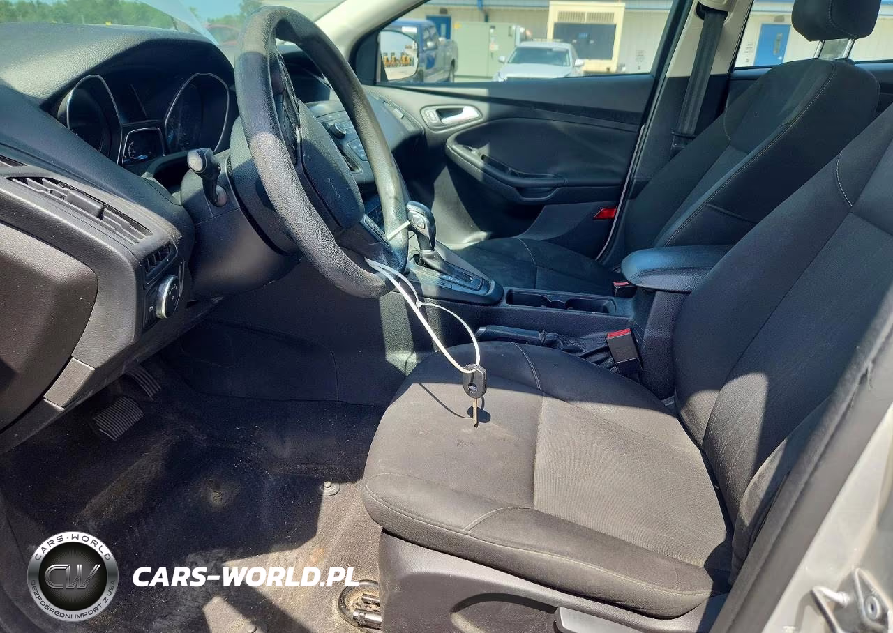 2018 Ford Focus Se VIN:1FADP3K21JL318955 - 7