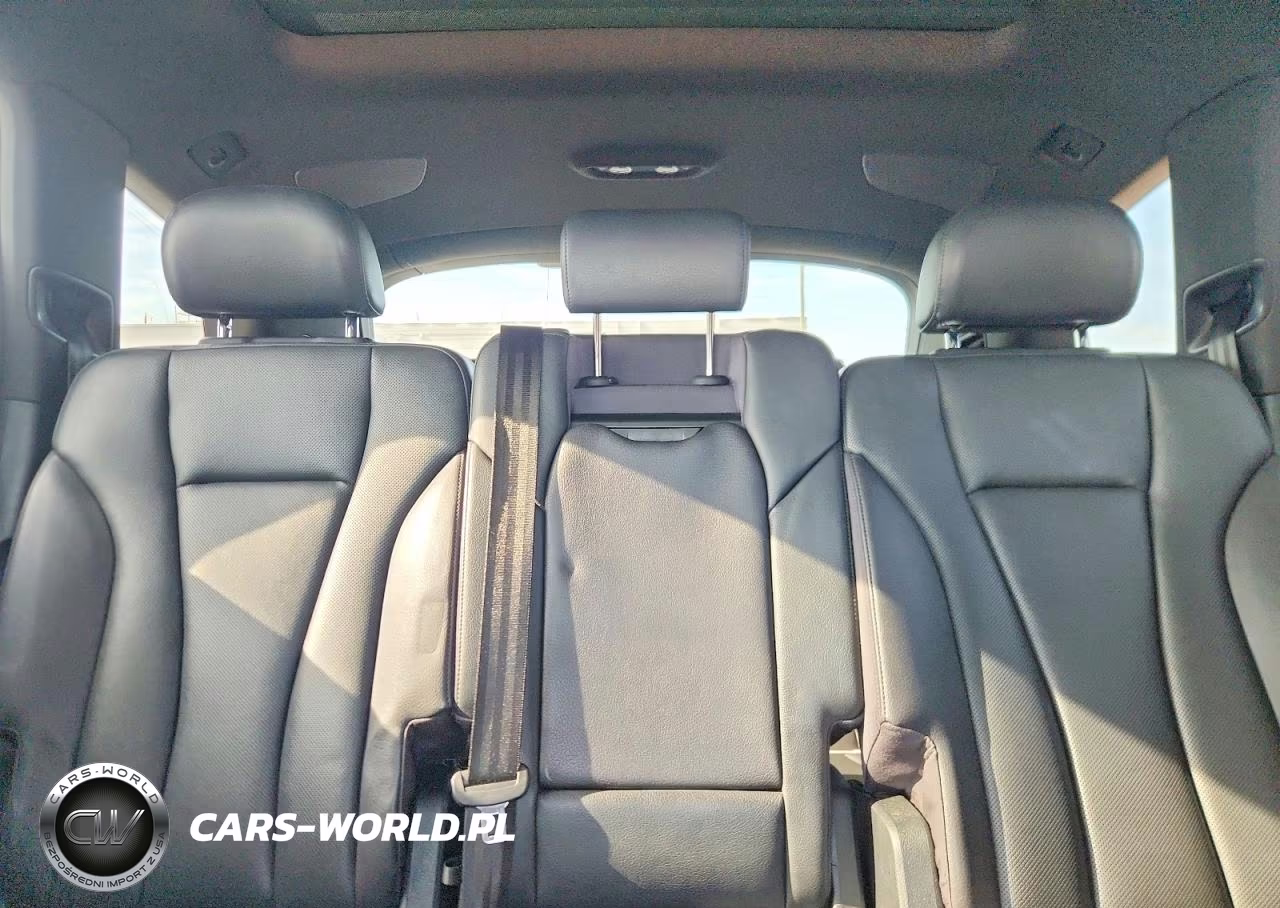2017 Audi Q7 Premium Plus VIN:WA1LAAF71HD023872 - 10