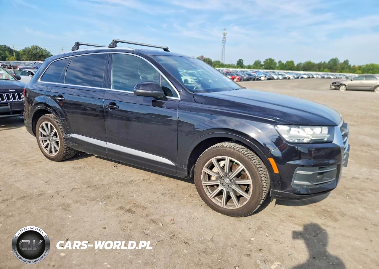 2017 Audi Q7 Premium Plus VIN:WA1LAAF71HD023872 - 4