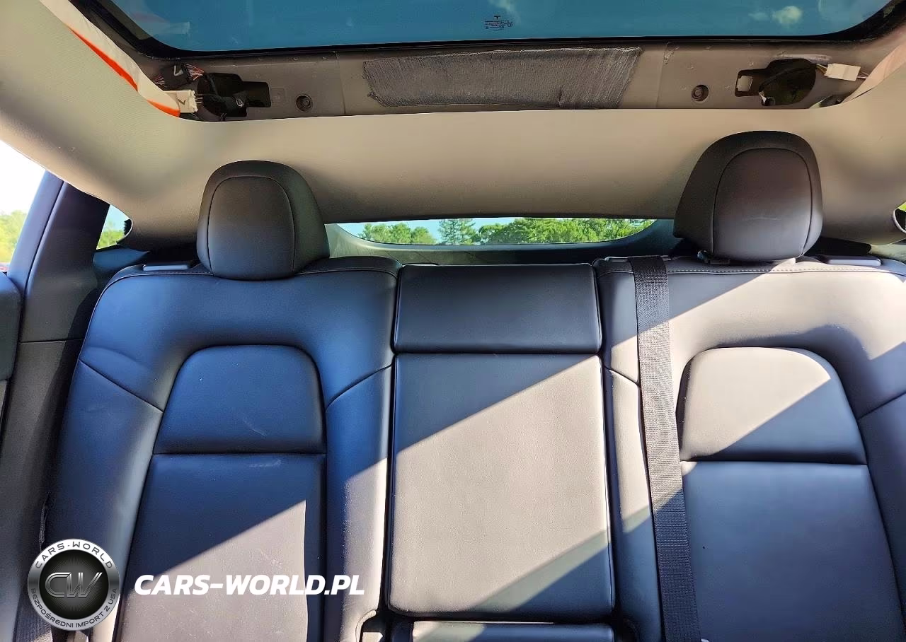 2022 Tesla Model Y VIN:7SAYGDEE0NF391706 - 10